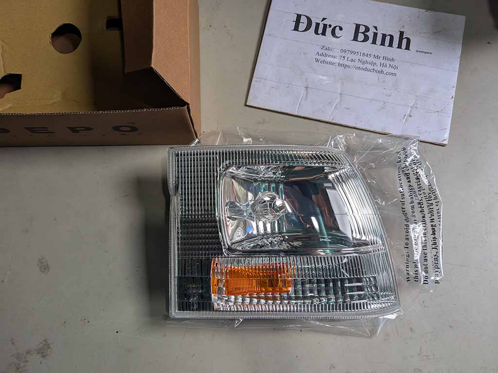 Đèn xi nhan Toyota Hiace 1995-2002
