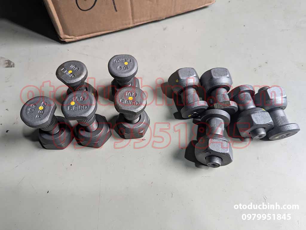 Bu lông tắc kê bánh trước KIA K165, K2700, K3000, K200, N250