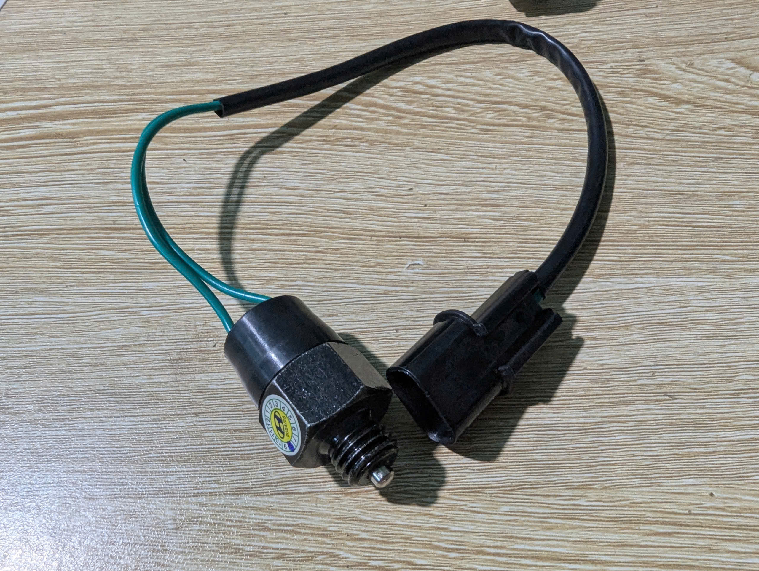 Công tắc hay cảm biến báo lùi Kia K165, K2700, K3000 K190