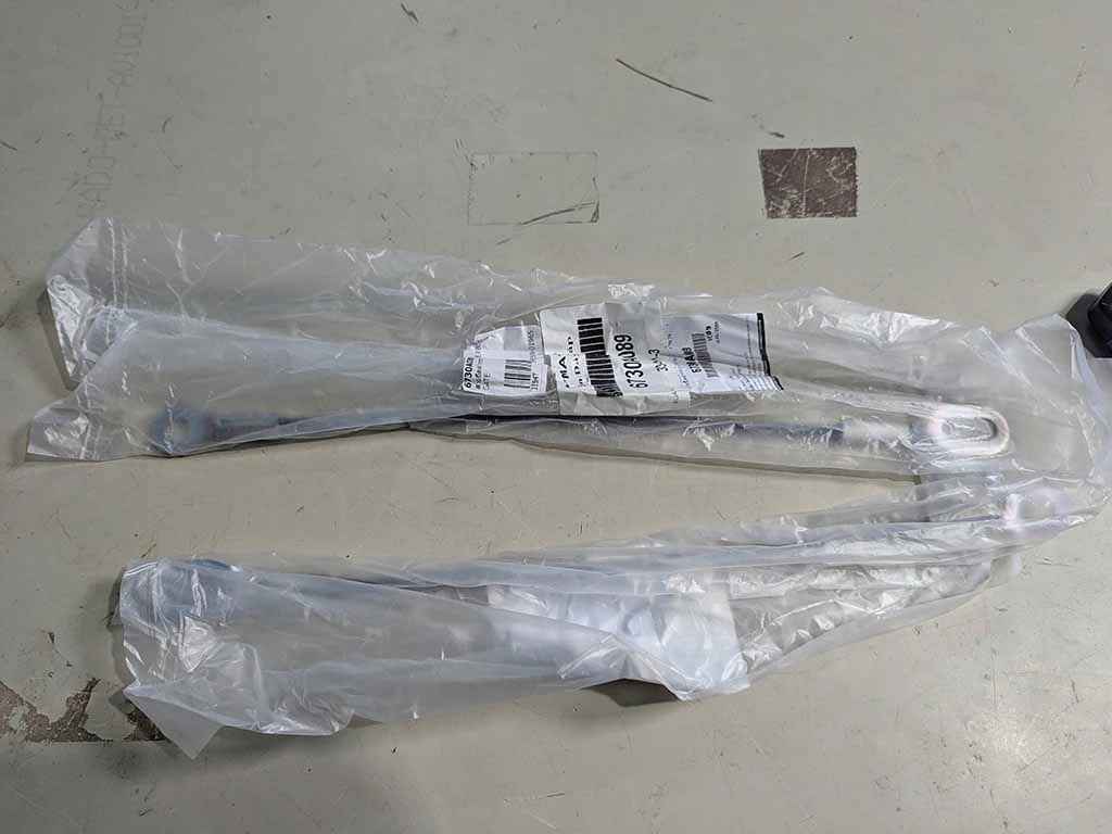 Cáp treo thùng sau Mitsubishi Triton