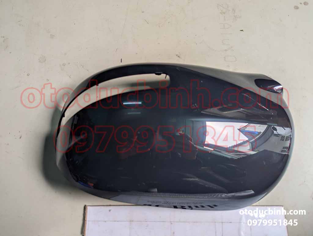 Ốp gương chiếu hậu Mitsubishi Outlander 2022-