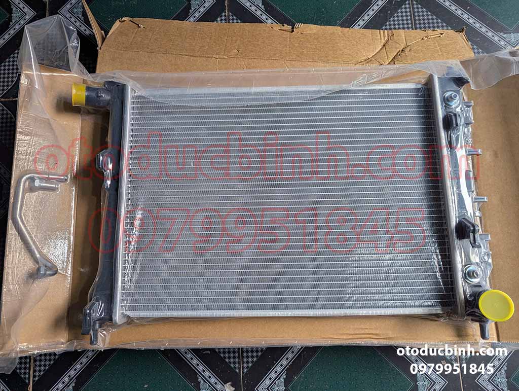 Két nước Hyundai Accent 2018-2021 AT