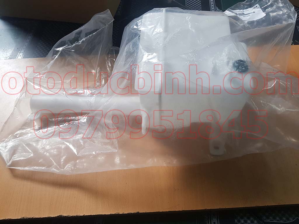 Bình nước rửa kính KIA Carens 2006-2011 986201d100