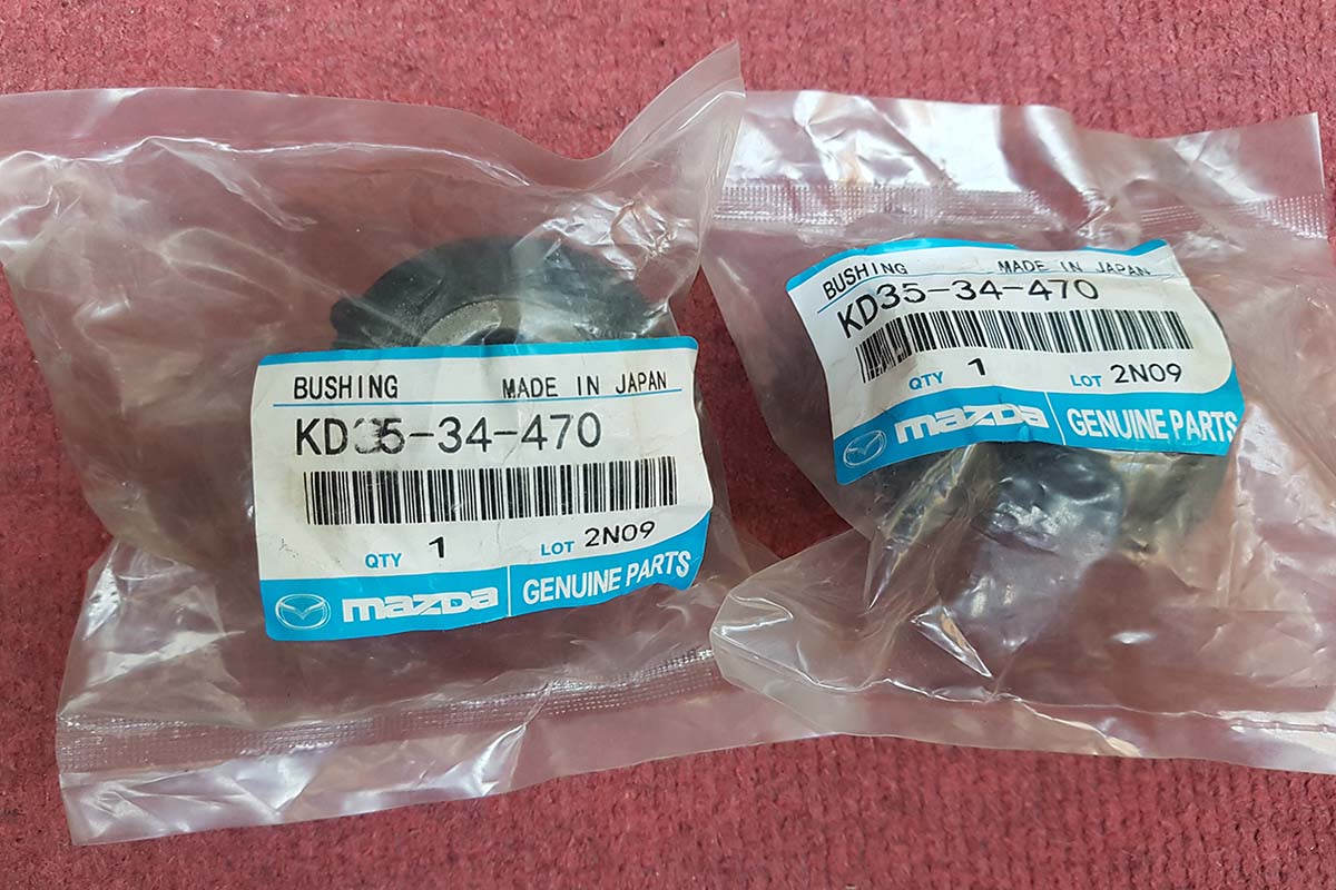 Rotuyn trụ đứng Mazda CX5  KR1134550