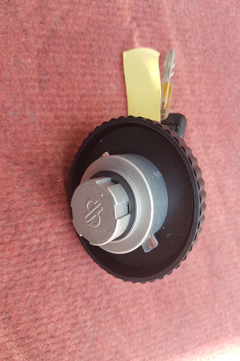 Nắp bình dầu KIA K165, K2700, K3000, Bongo 3 xịn 0K410-42250 0K41042250