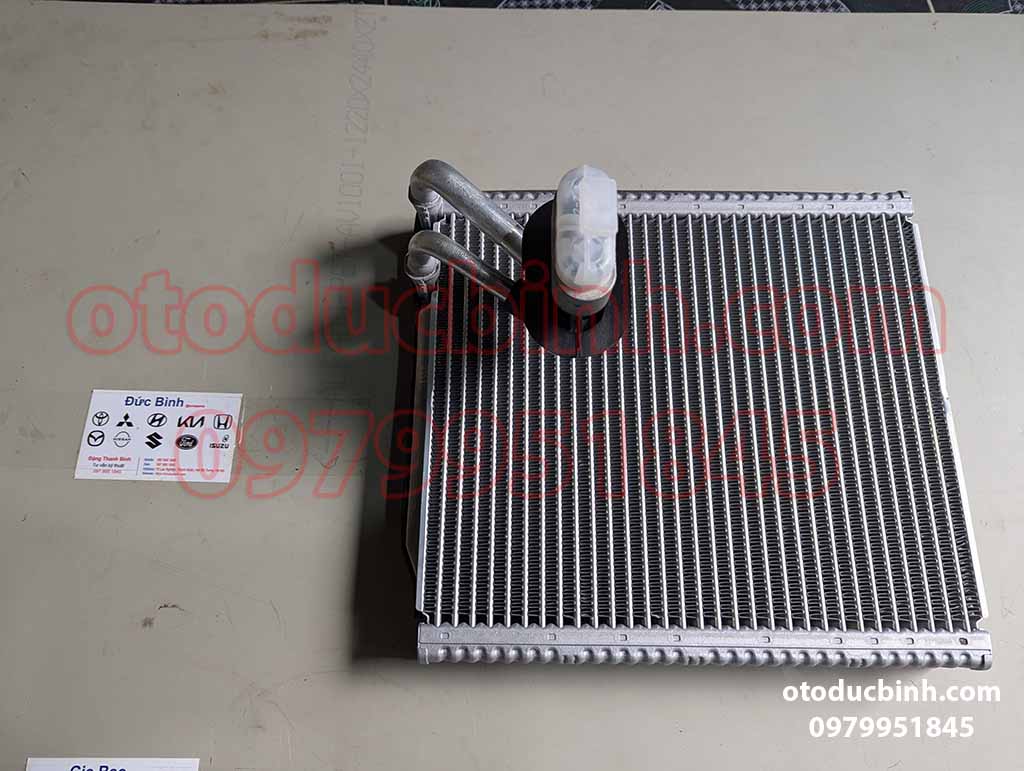 Giàn lạnh trước KIA Sedona, Carnival ( trước )