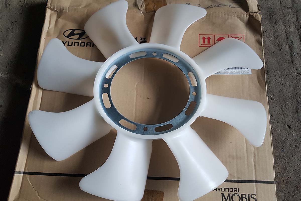 Cánh quạt động cơ Hyundai 1.25 tấn, Porter 2, Starex , Libero 2526142000 25261-42000