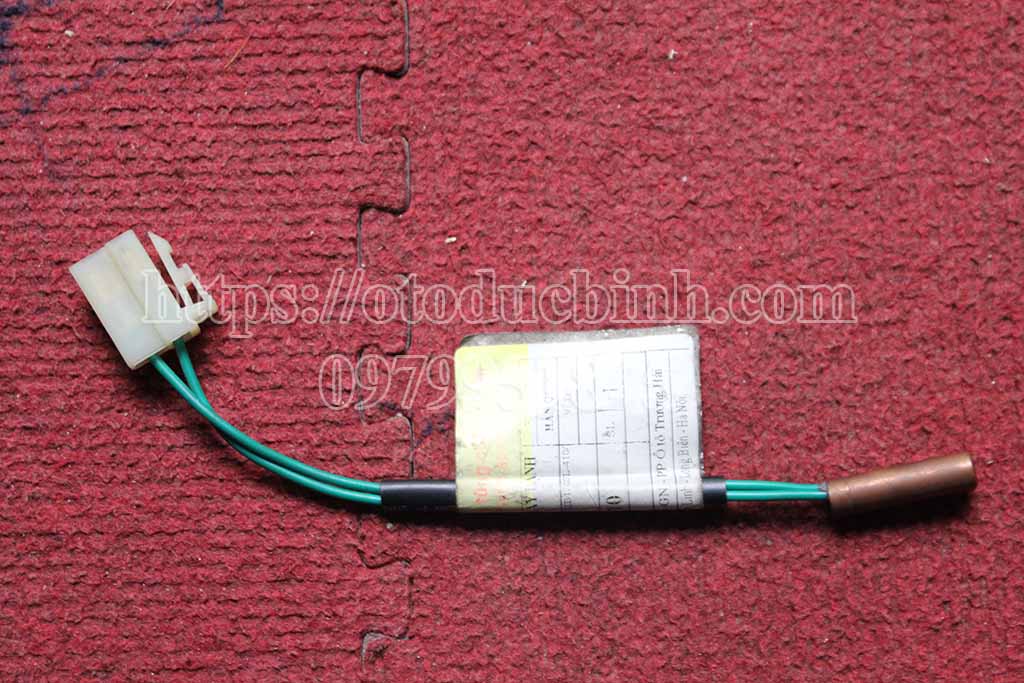 Cảm biến nhiệt độ máy lạnh Bus HB120LS e471130010