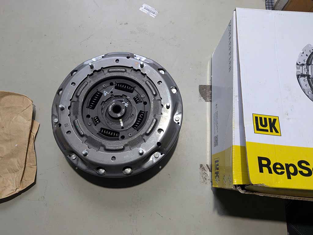 Bộ côn Ford Fiesta 1.6 Số tự động AT