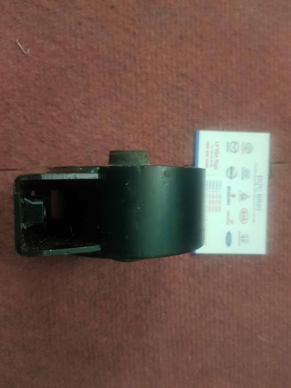 Cao su chân máy Mitsubishi Lancer md372536