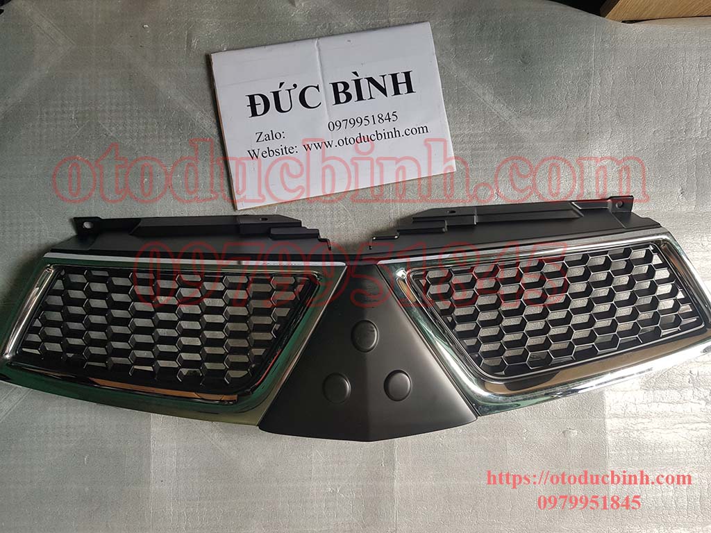 Mặt ca lăng lưới tổ ong Mitsubishi Triton 200-2014