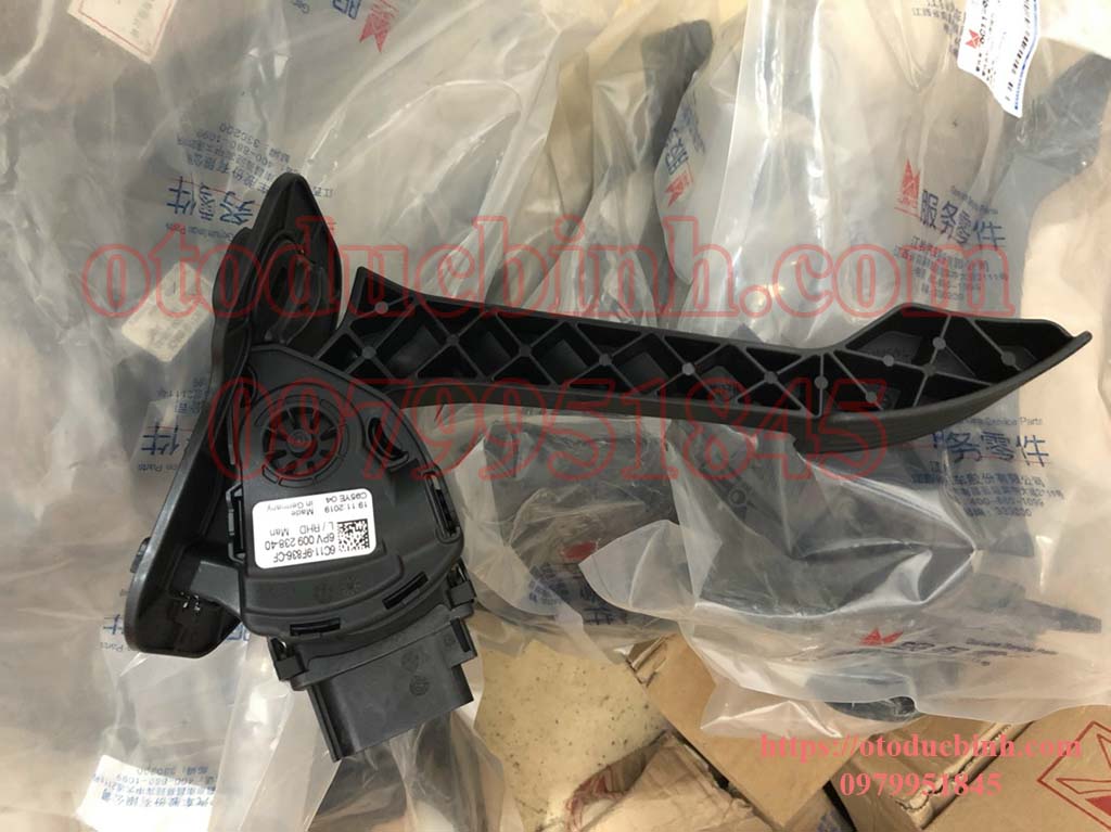 Bàn đạp chân ga Ford Transit