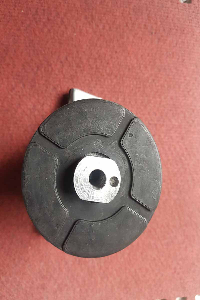Chân đầu máy Toyota Camry 2.2 1992-2001 12361-74241