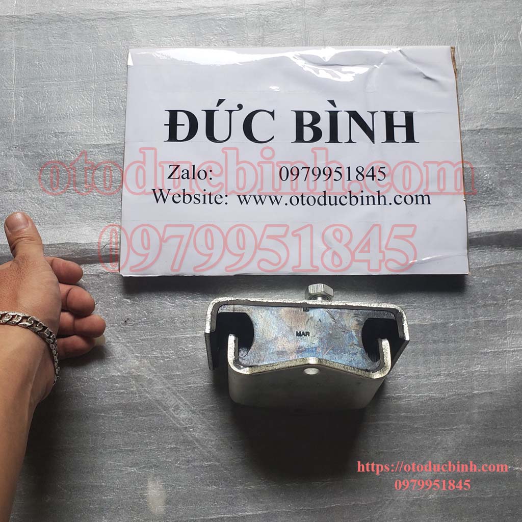 Chân đầu máy trước Thaco Ollin 700B