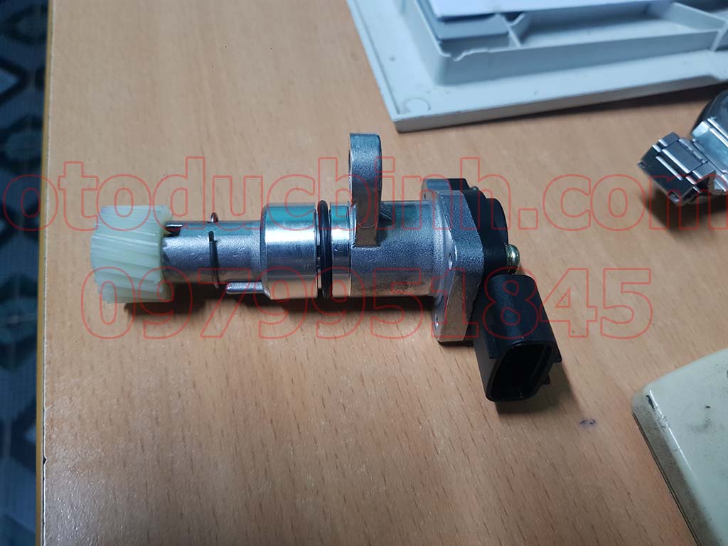 Sâu công tơ mét Toyota Innova