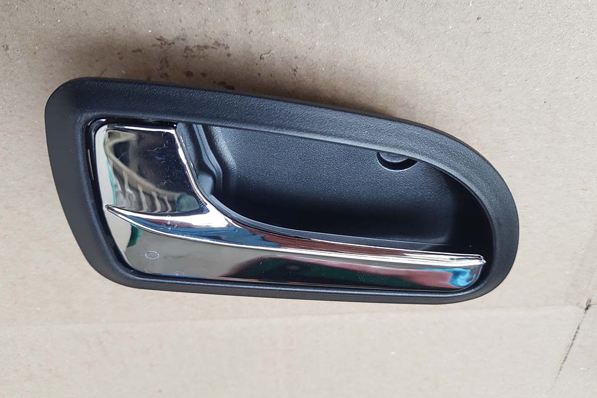 Tay mở cửa trong trước trái có mạ Kia Morning, Picanto 8261007010EQ