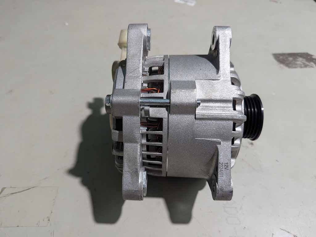 Máy phát điện Ford Escape 2.0 ( 3 giắc cắm )