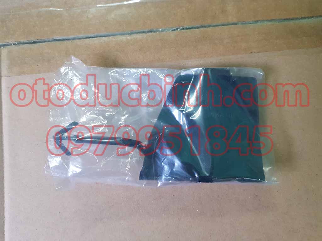 Nắp nhựa chỗ móc kéo Mitsubishi Xpander 2022-202X 6400l230hb