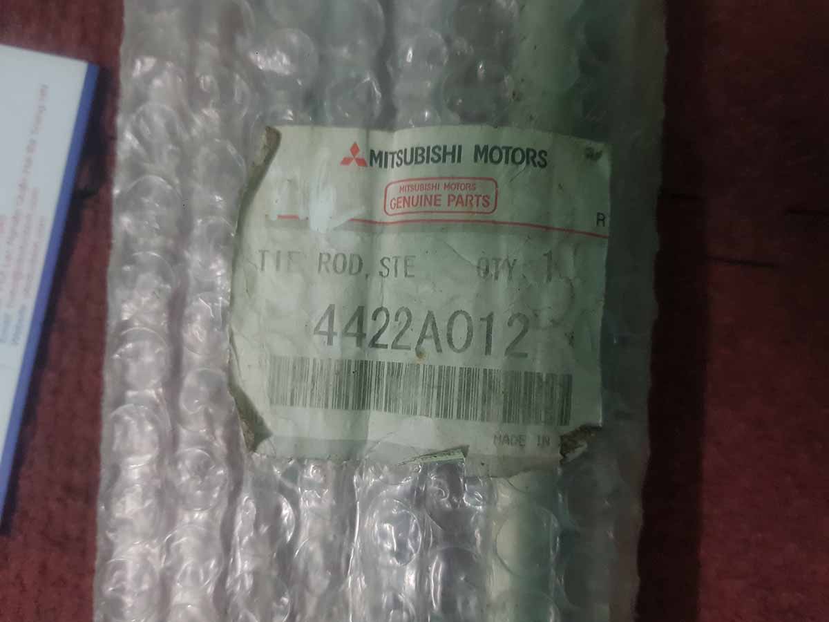 Rotuyn lái trong Mitsubishi Lancer 4422a012