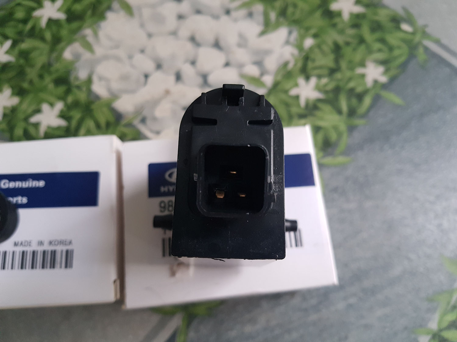 Bơm nước rửa kính i10 2015 985103E000