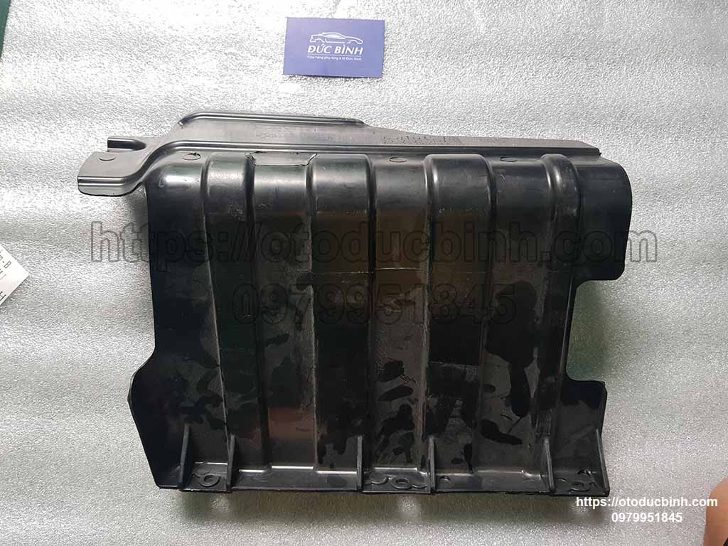 Chắn bùn gầm máy Hyundai i10 Grand 29120B4000 29120b4000