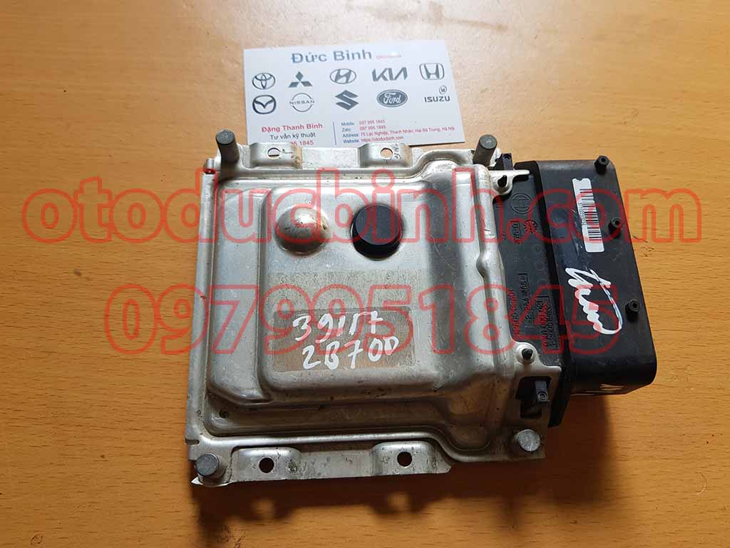 Hộp điều khiển trung tâm ECU Hyundai Accent