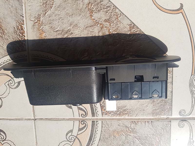 Công tắc nâng kính tổng K140, K165,K190, K2700, K3000 0k63c66350 1.4 tấn