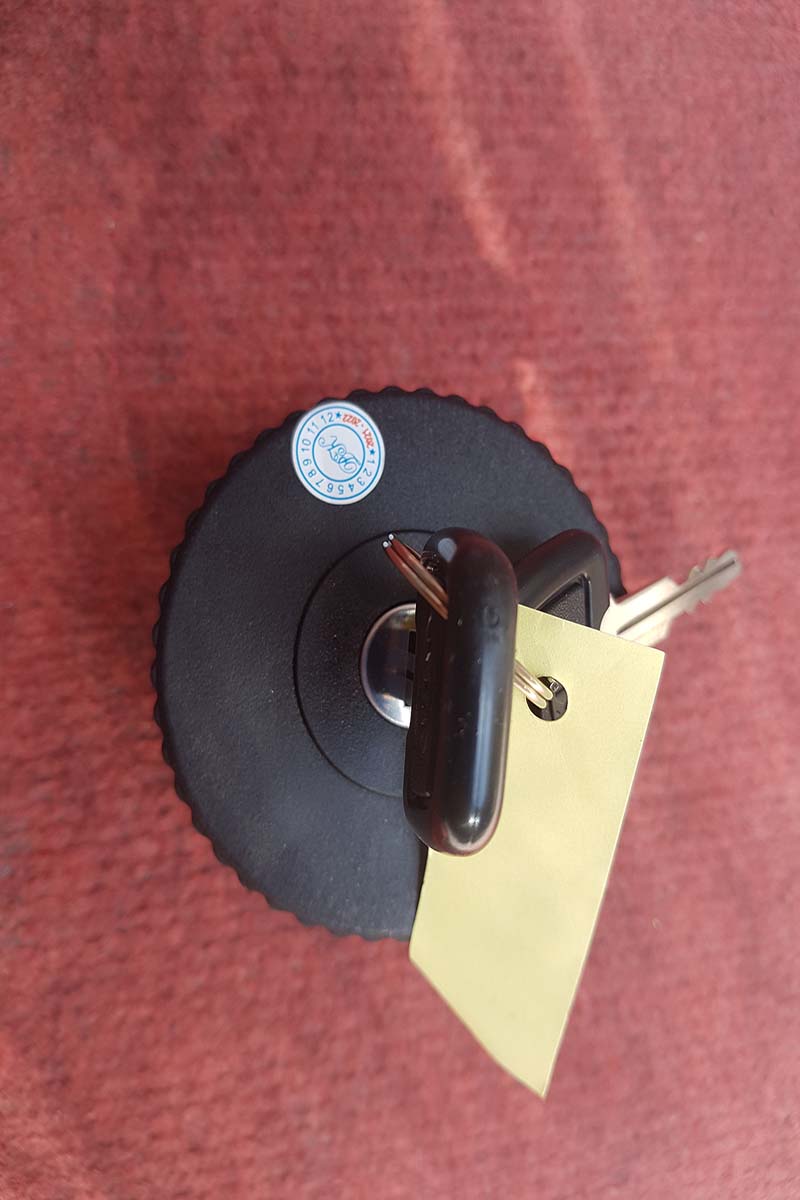 Nắp bình dầu KIA K165, K2700, K3000, Bongo 3 xịn 0K410-42250 0K41042250