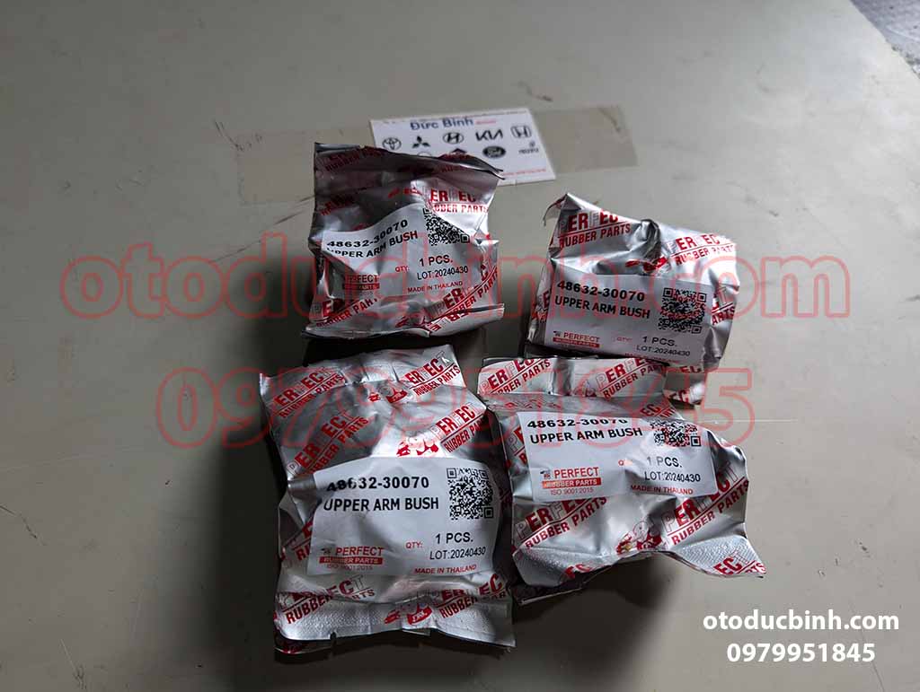 Cao su càng A trên Toyota Crown