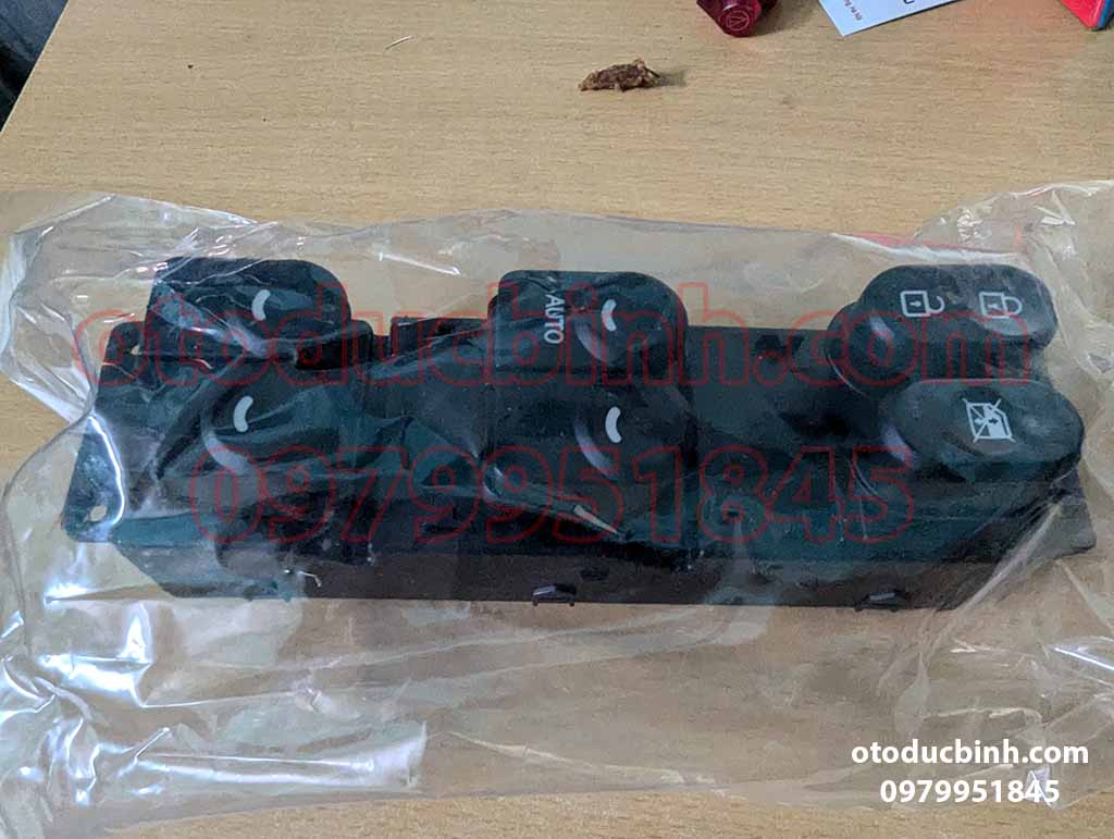 Công tắc nâng kính tổng Hyundai Accent 2011-2016