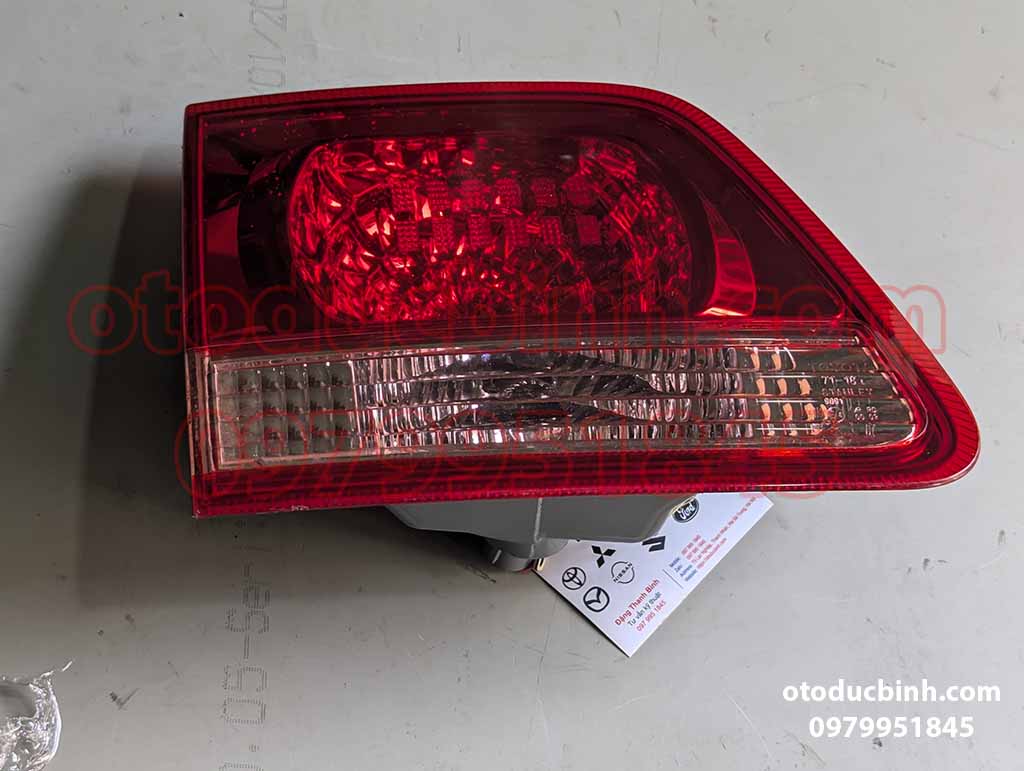 Đèn hậu miếng trongToyota Fortuner 2009-2011 quốc tế