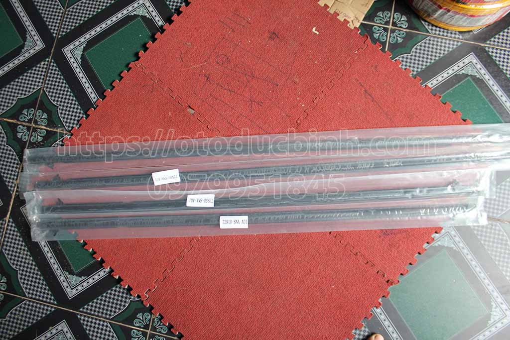 Nẹp ngoài chân kính Honda Civic