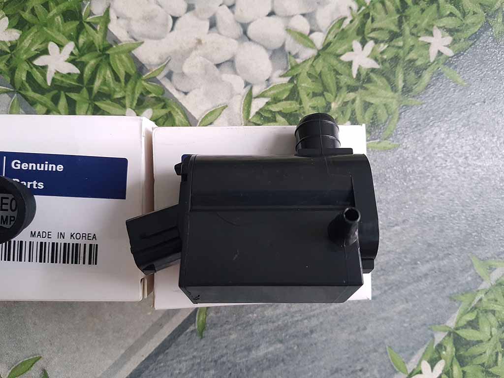 Bơm nước rửa kính i10 2015 985103E000
