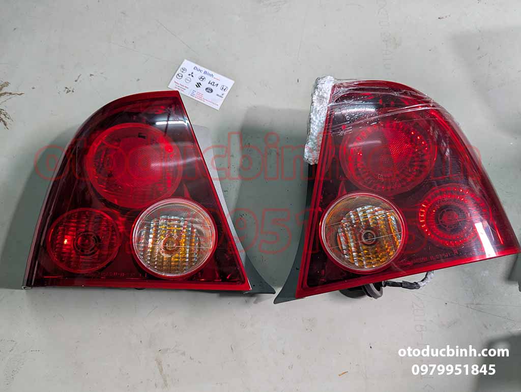 Đèn hậu Ford Laser