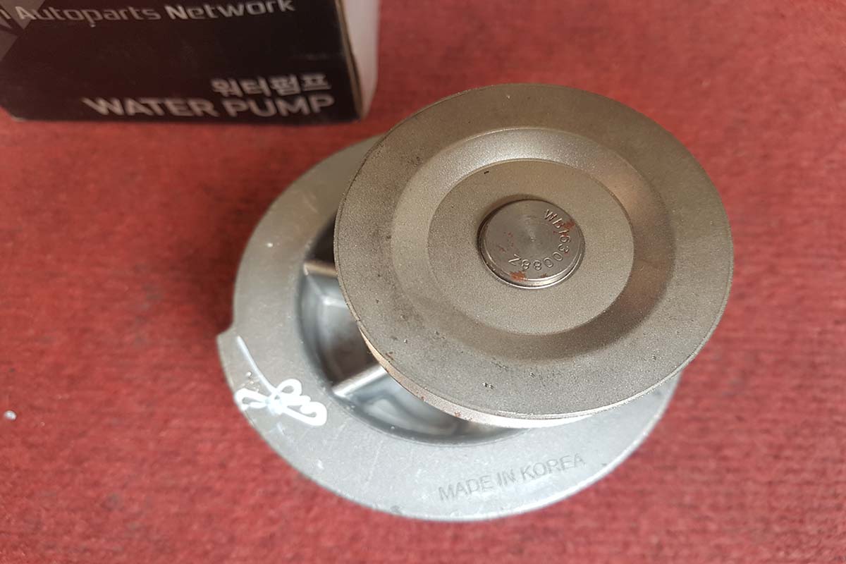 Bơm nước làm mát Daewoo Lanos, Gentra, Cielo 96352648 96872704