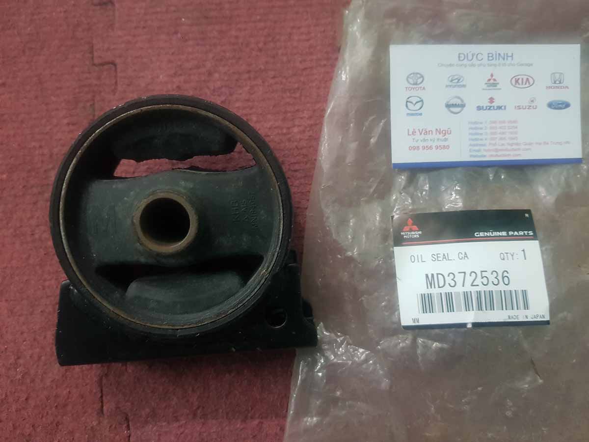 Cao su chân máy Mitsubishi Lancer