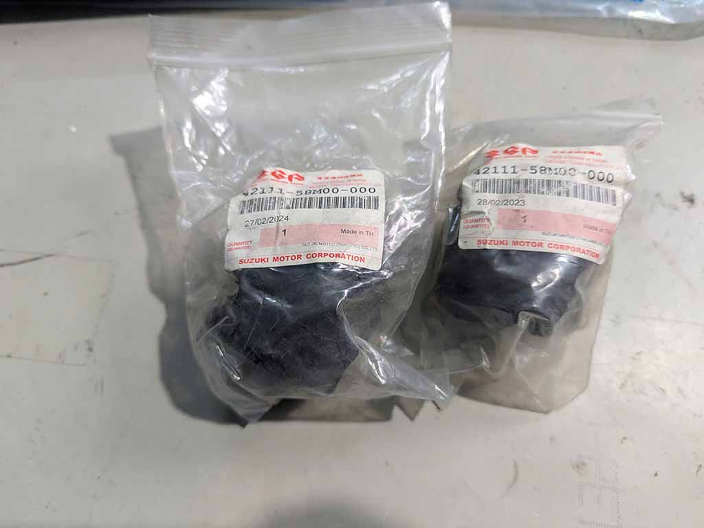 Tăm bông giảm xóc trước Suzuki Swift 2015-, Ertiga 2015-