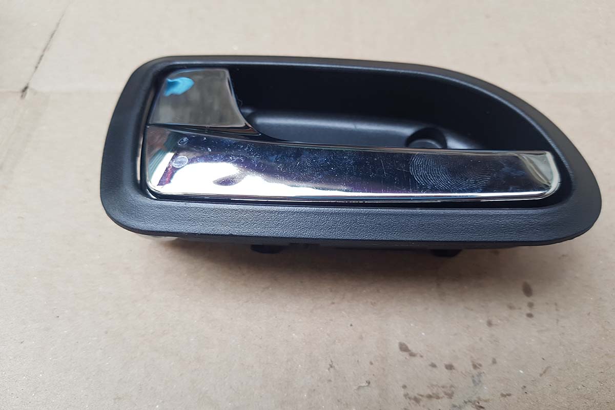 Tay mở cửa trong trước trái có mạ Kia Morning, Picanto