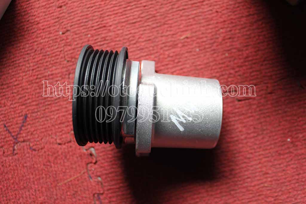 Bi tăng tổng Ford Mondeo